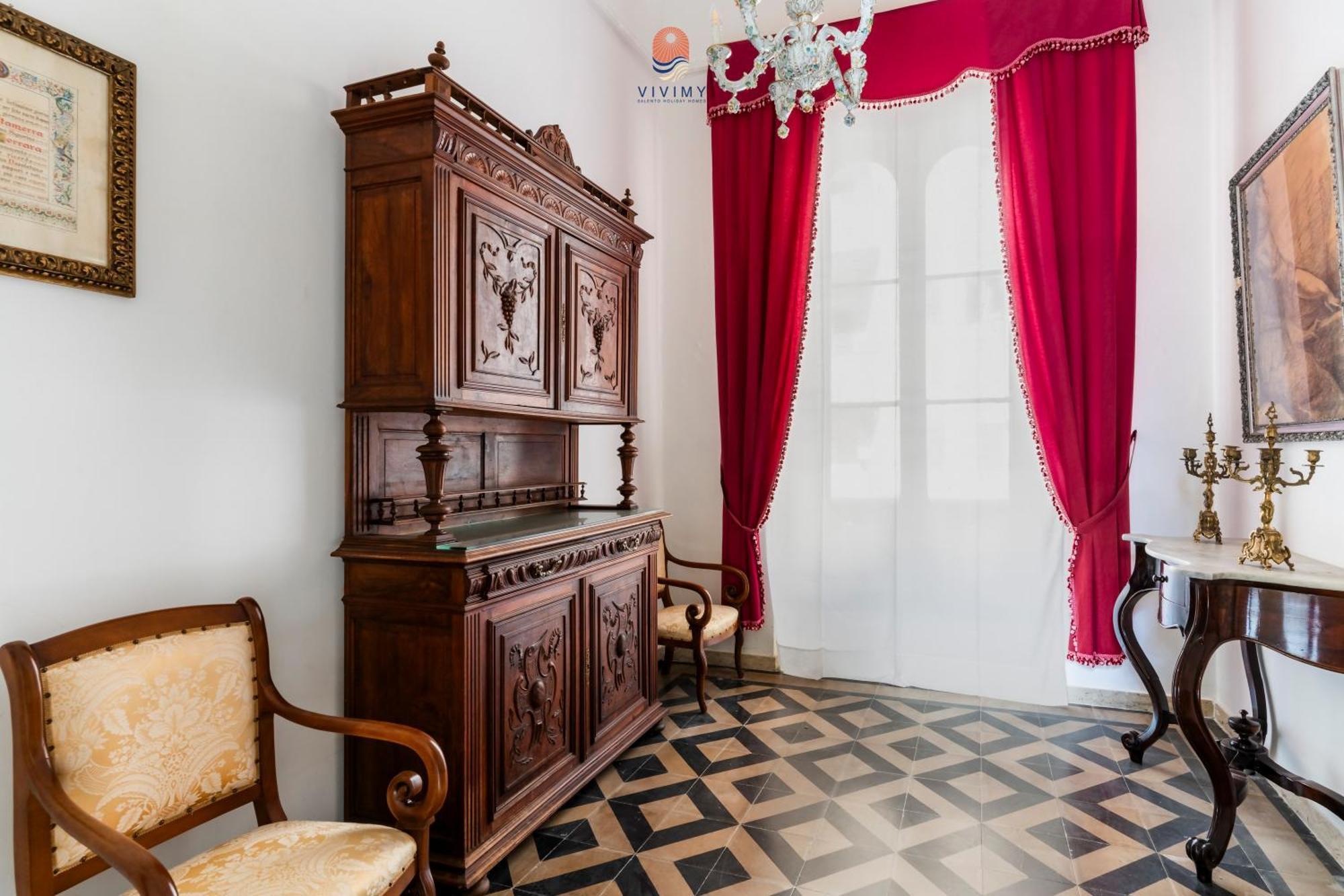Palazzo Grassi By Vivimy Gallipoli
